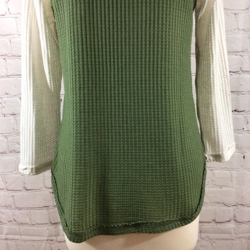 Secret Treasures Sleepwear Green & Cream Sleep Top - Picture 7 of 10